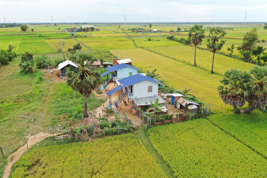 In Cambodja werkt Habitat samen met de gemeenschap om klimaatbestendige huizen te bouwen